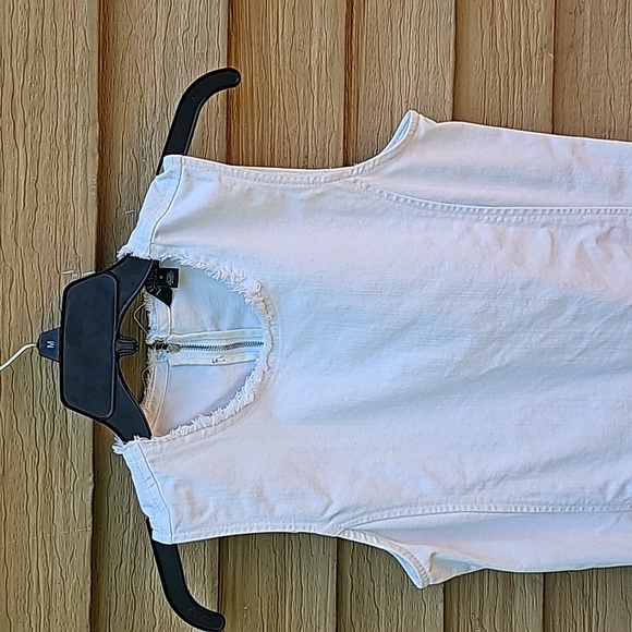 Dress - Picture 8 of 8